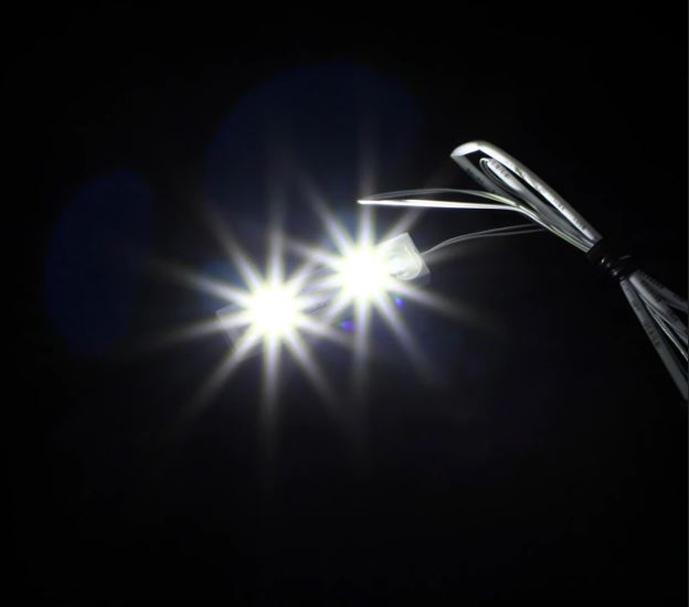 LIGHTAILING • 4x1 LED LEGO®- 1v2  pásová světla - bílá